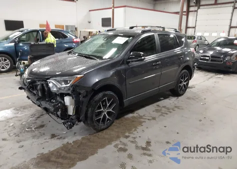 2018 Toyota Rav4 Se z USA, uszkodzony, nr VIN JTMJFREV0JJ175422